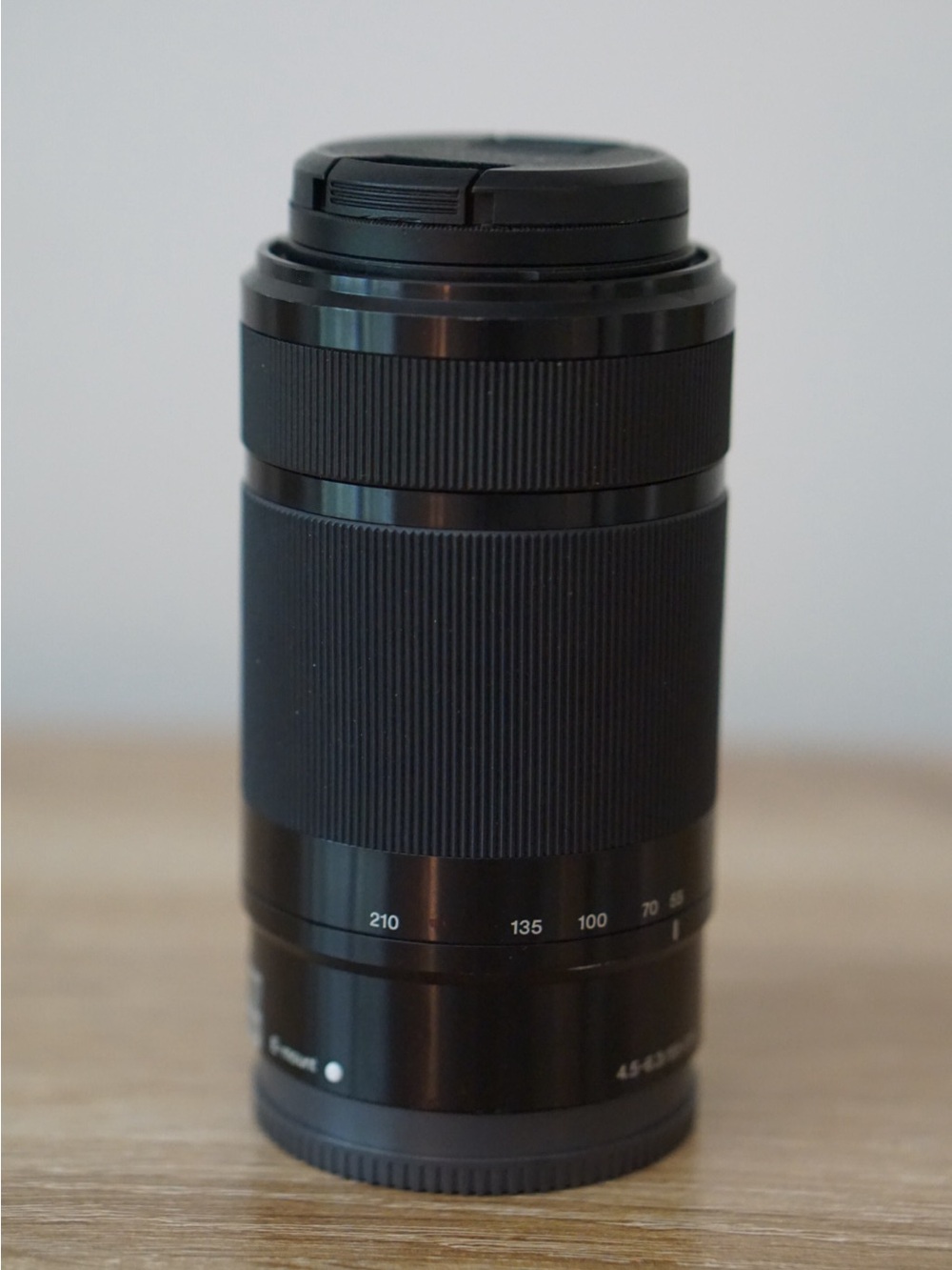 Sony 55–210mm Zoom Lens (f/4.5–6.3 OSS) – Excellent Condition